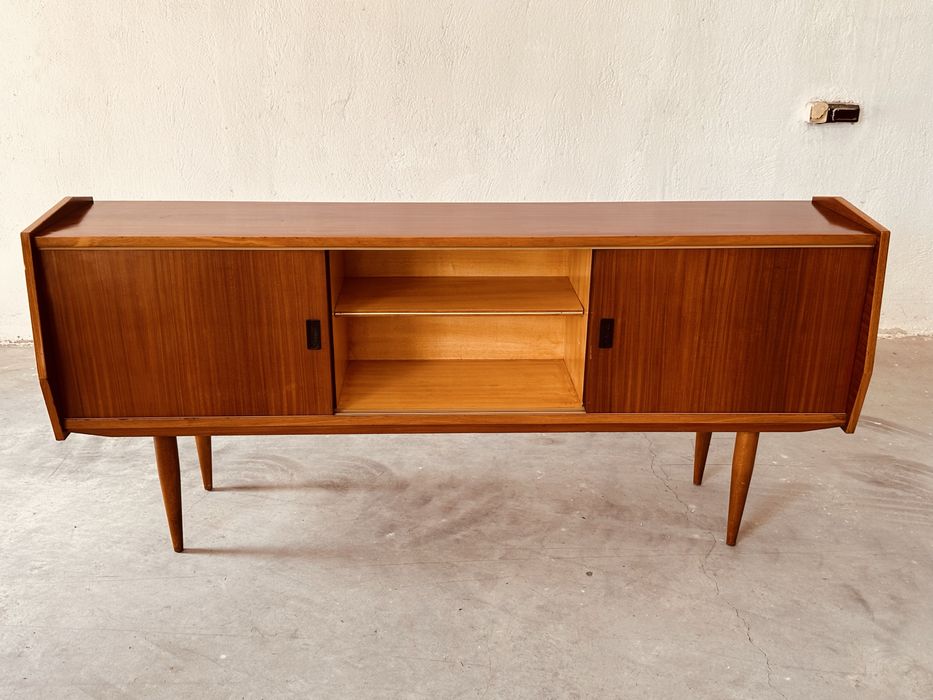 Италиански дизайнерски сайдборд Mid-Century Modern – стил Gio Ponti