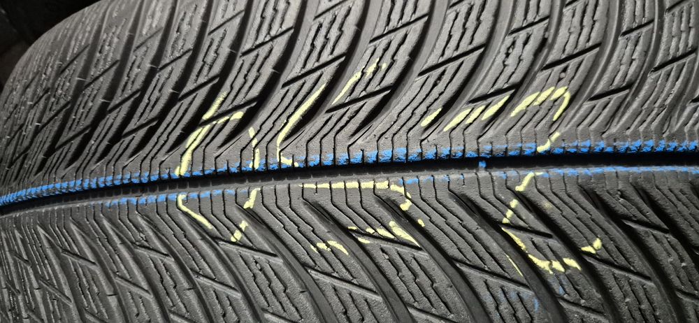 245 50 19 Michelin Alpin 5 runflat