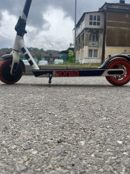 Trotineta Aprilia ESRZ