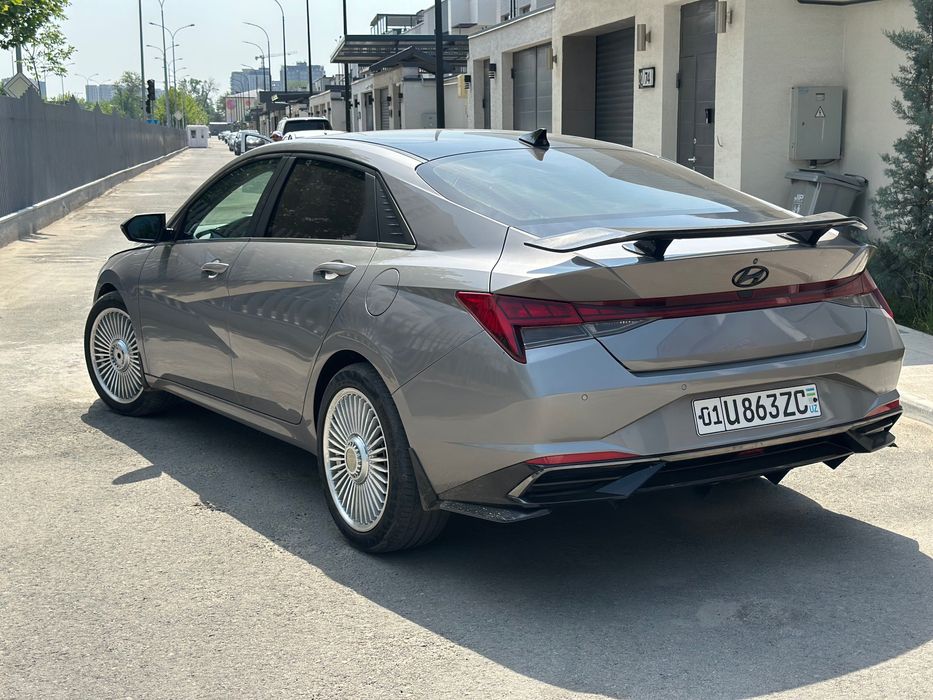 Продается Hyundai Elantra 2021