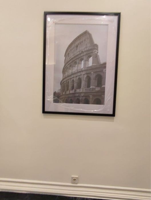 Картины в рамке под стеклом