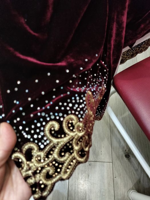 Женская велюровая платья