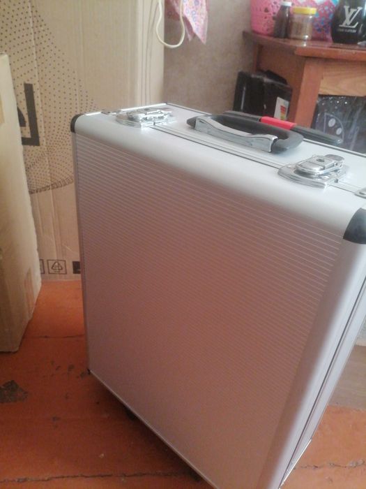 Продаю набор инструментов новый