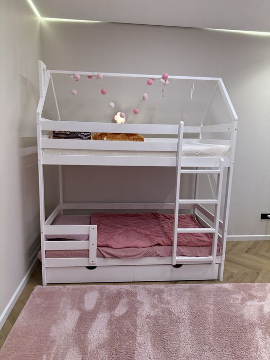 двухъярусная кровать