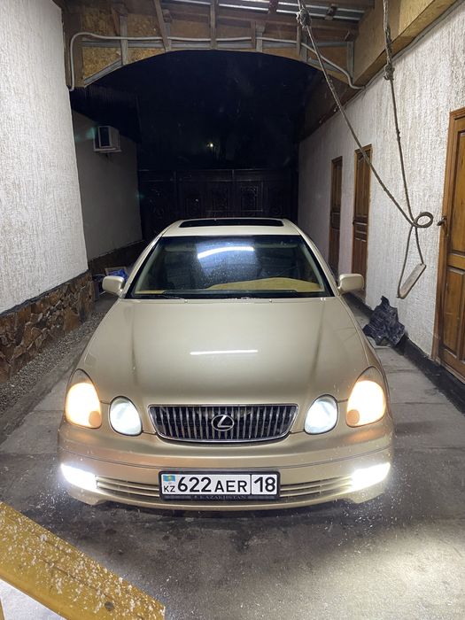 Продам машину gs 300
