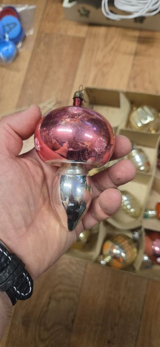 Истенски стъклени соц украси за елха