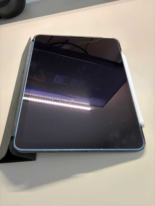 Ipad Air m1 WIFI 2022 albastru 64gb + Apple Pen 2nd gen