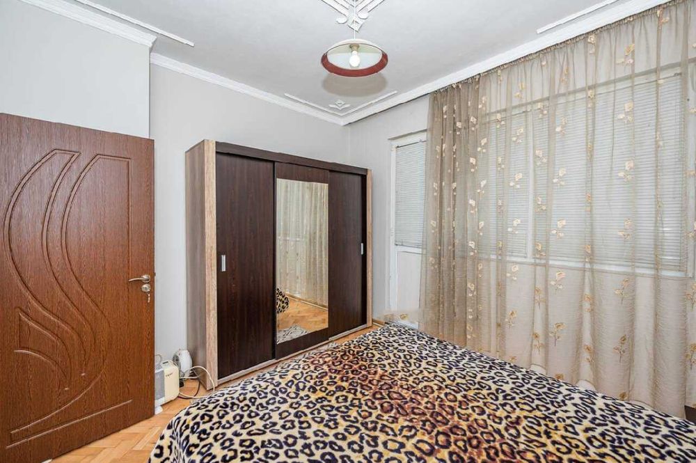 Продава се Тристаен апартамент в Пловдив, Младежки Хълм - 100 кв.м за 862 €/кв.м - Снимка #5