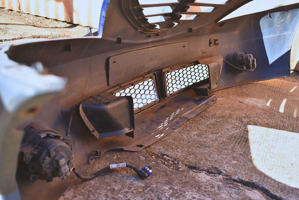 Masca Frontala & Spate Completa cu Grila Radiator Fata + Spate (SET) Dacia Logan