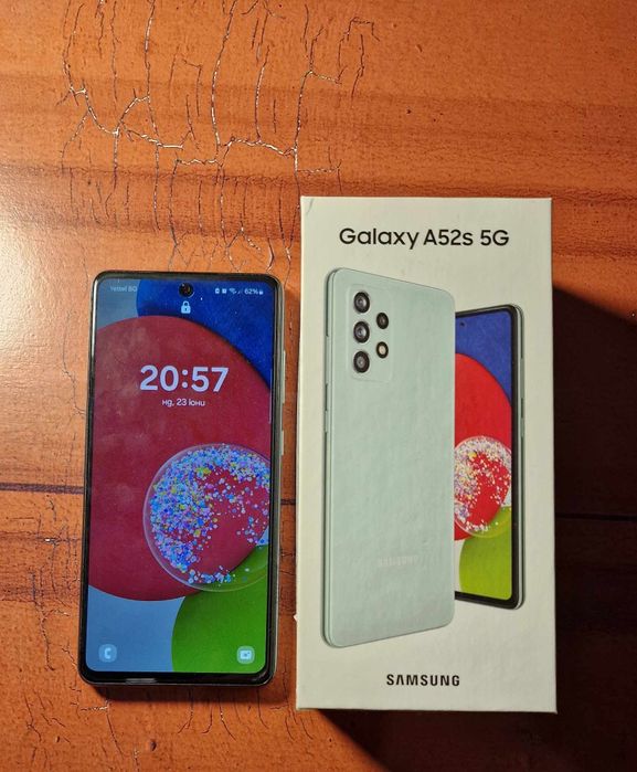 Samsung A52s 5G с 2 калъфа