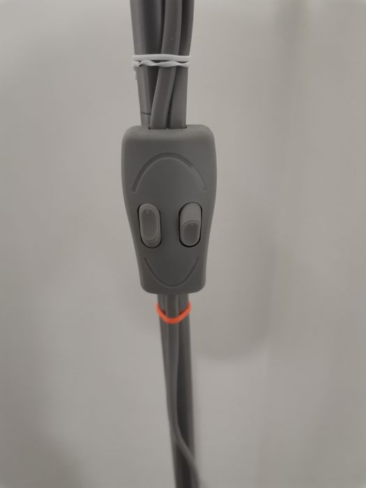 Lampadar              E