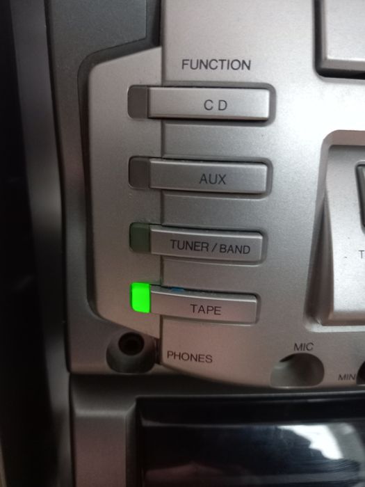 AIWA NSX S3 с колони,радио, диск и касета,дистанционно кабел, книга