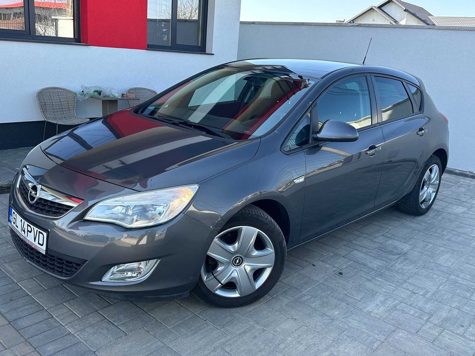 Opel Astra J 1,7 cdti 2012