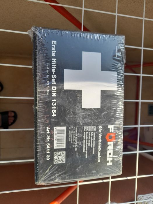 Аптечка . Чисто нова .