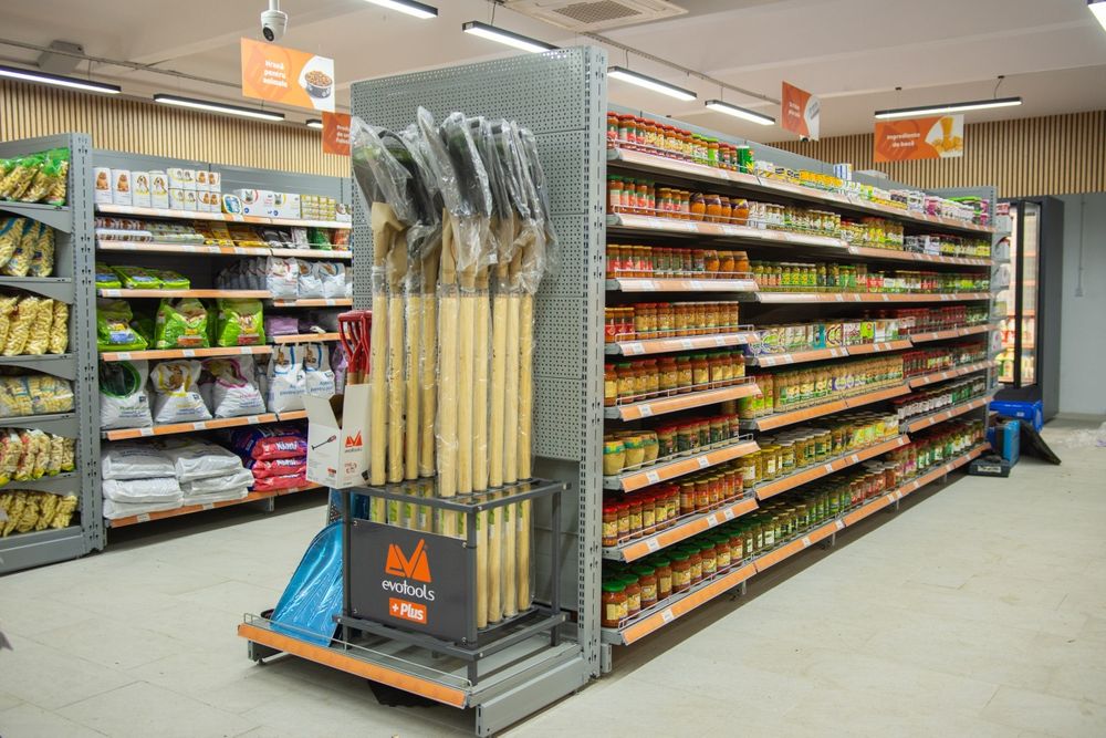 Rafturi pentru magazine cu stil