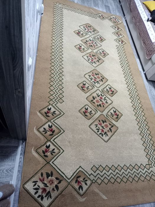 Продам ковры в хорошем состоянии