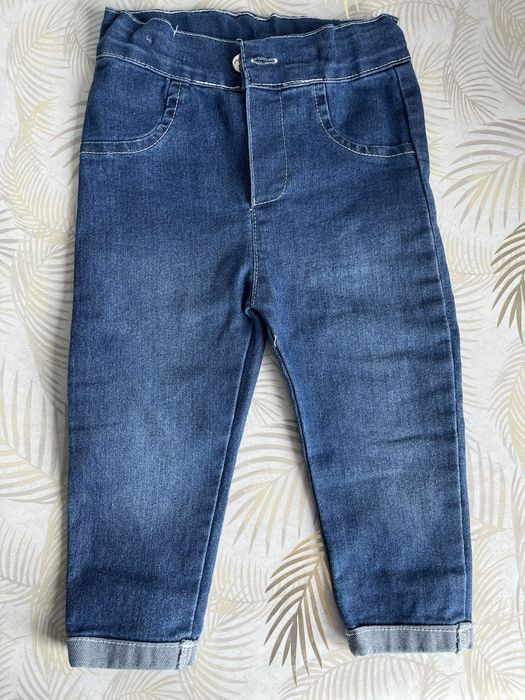 Продам нарядную  одежду комплекты