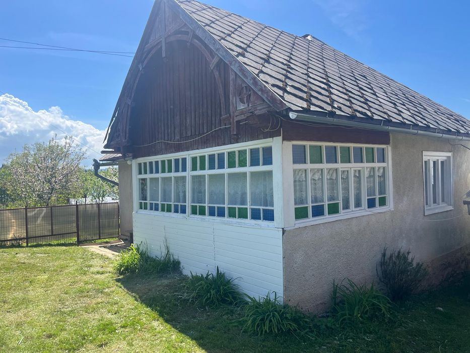 Vand casa cu teren