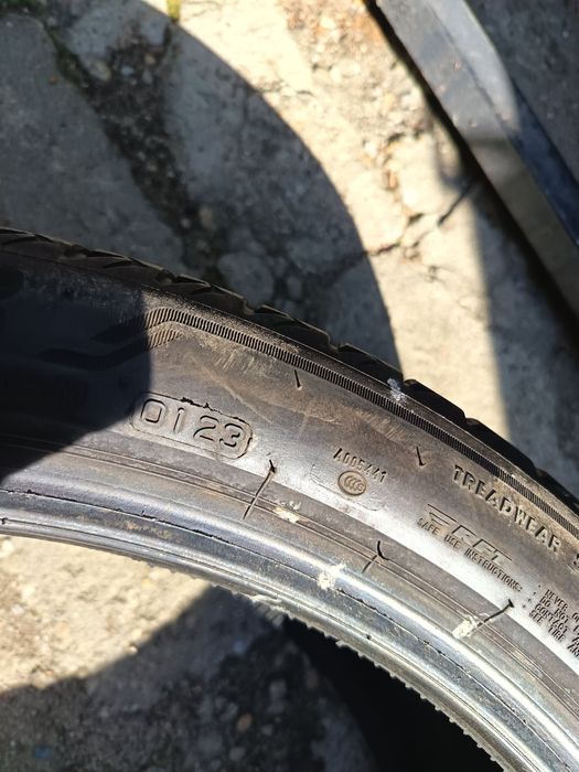 Anvelope vara 275 35 21 Bridgestone runflat 2022 și 2023