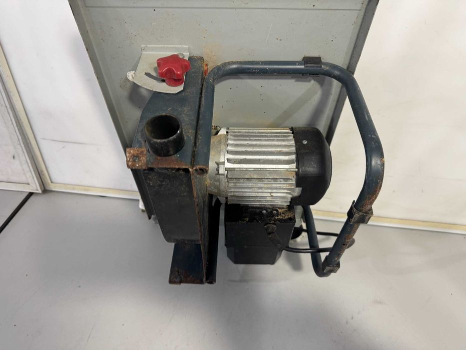 Циркуляр за дърво - 600 W / 200мм