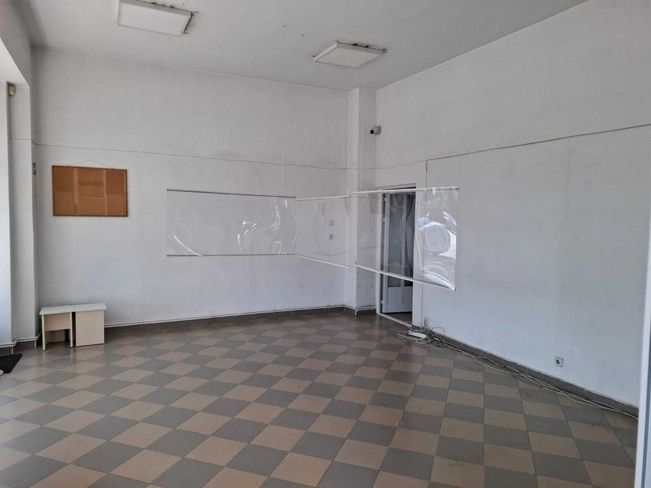 Inchiriez spatiu comercial Pascani-Vale