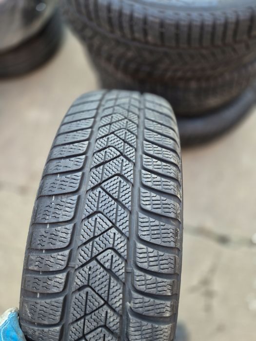 225 60 R18 . 104 H  Pirelli