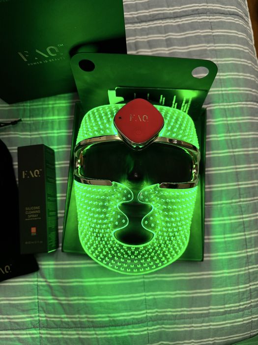 FOREO FAQ™ 201 Уред за изглаждане и редуциране на бръчки