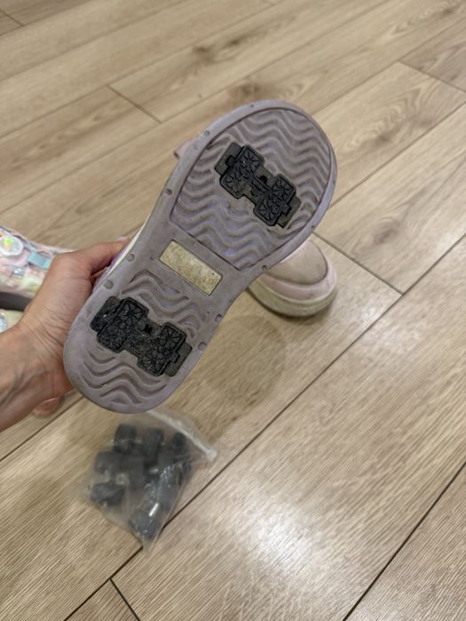 Роликовые кроссовки