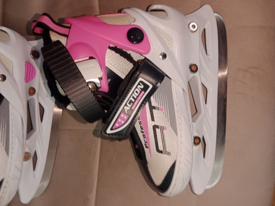 Продам коньки для девочки.