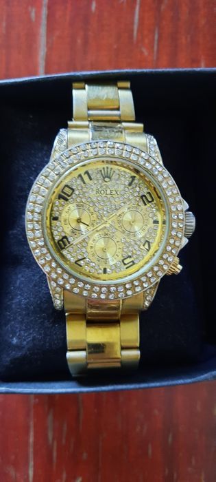 Ручные часы красивые.