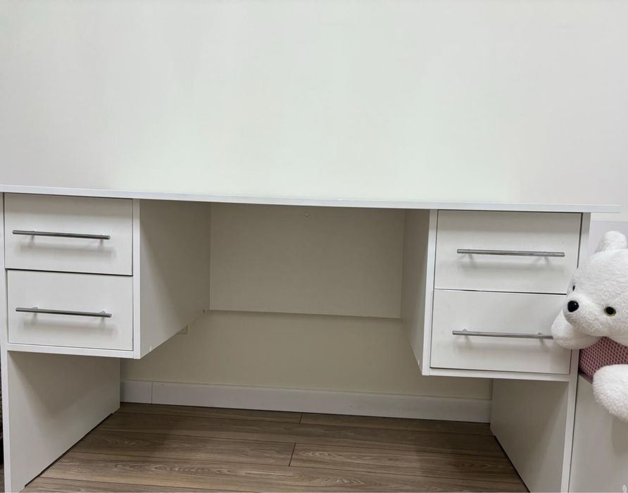 Стол письменный