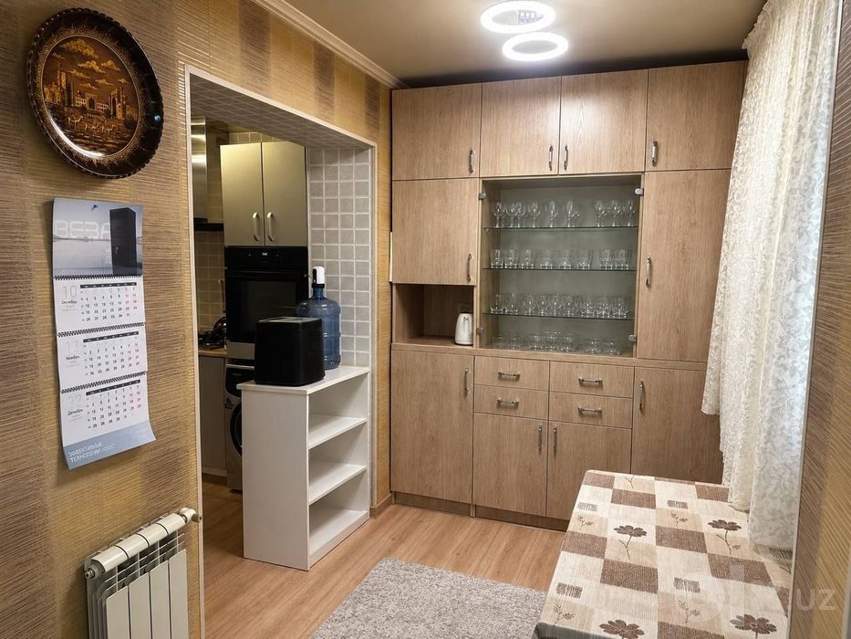 Продается 3/2/5 ул Шота Руставели ор-р 60я поликлиника Пед институт