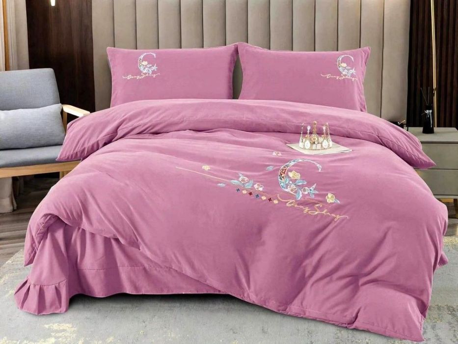 Lenjerie catifea brodata