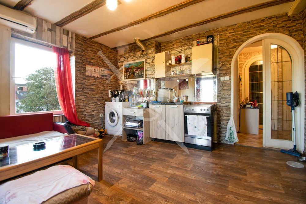 Продава се Етаж от къща в София, Център - 159 кв.м за 1252 €/кв.м - Снимка #1