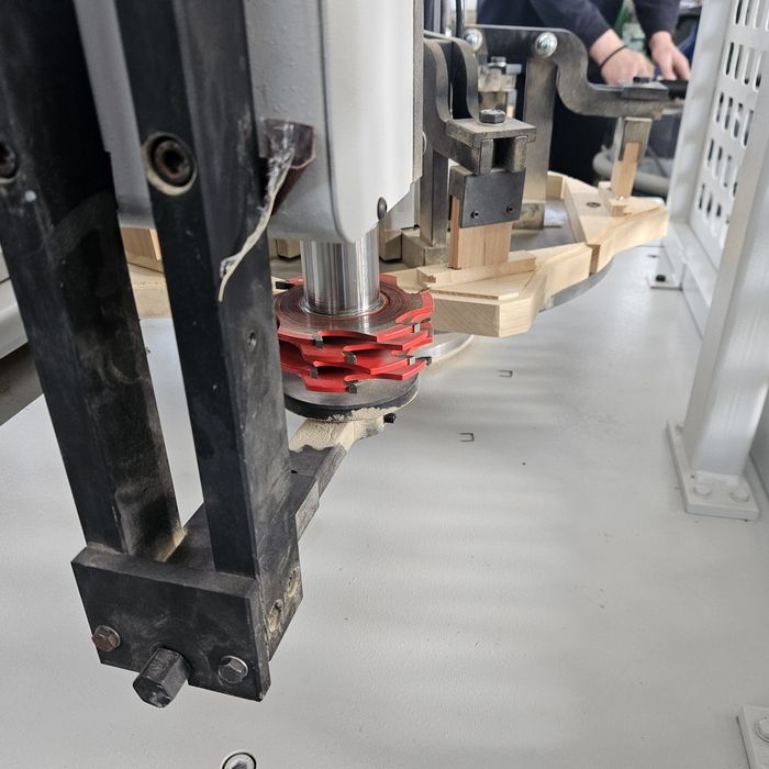 Каруселна фреза КРЪГОВО КОПИРНА ФРЕЗА