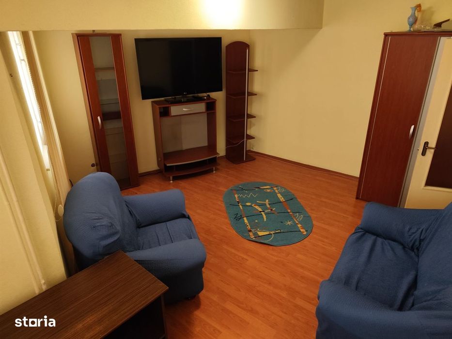 De închiriat – Apartament 3 camere decomandat, zona Port