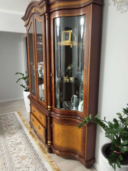 Горка из красного дерева