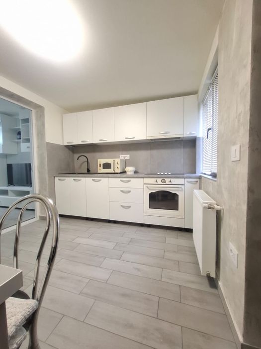 Inchiriez garsoniera