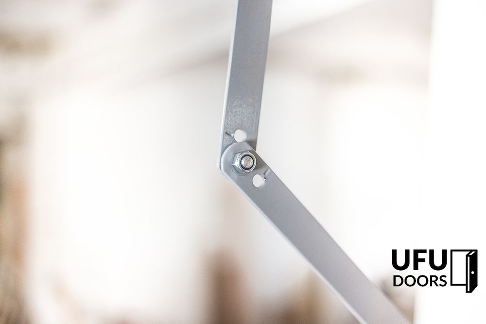 Scara pod retractabila din fier sau lemn