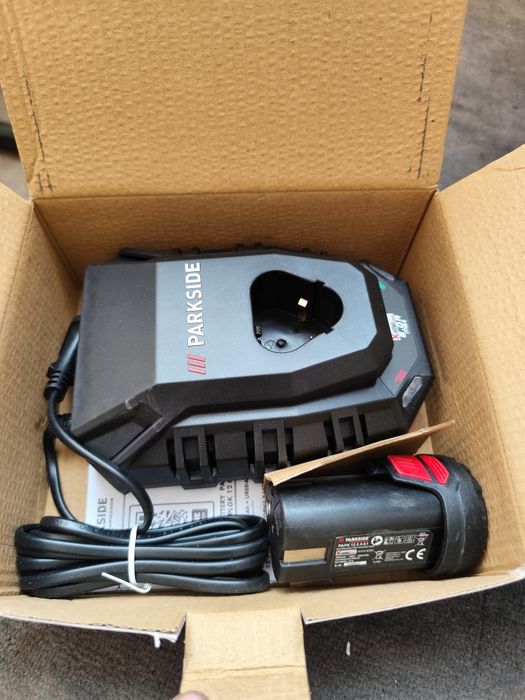 Бързо зарядно 6A +батерия 12v/2.5Ah Parkside