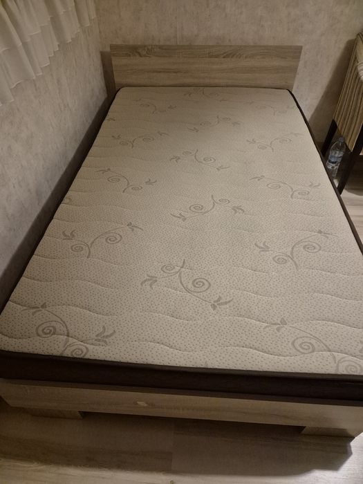 Спалня-персон и половина