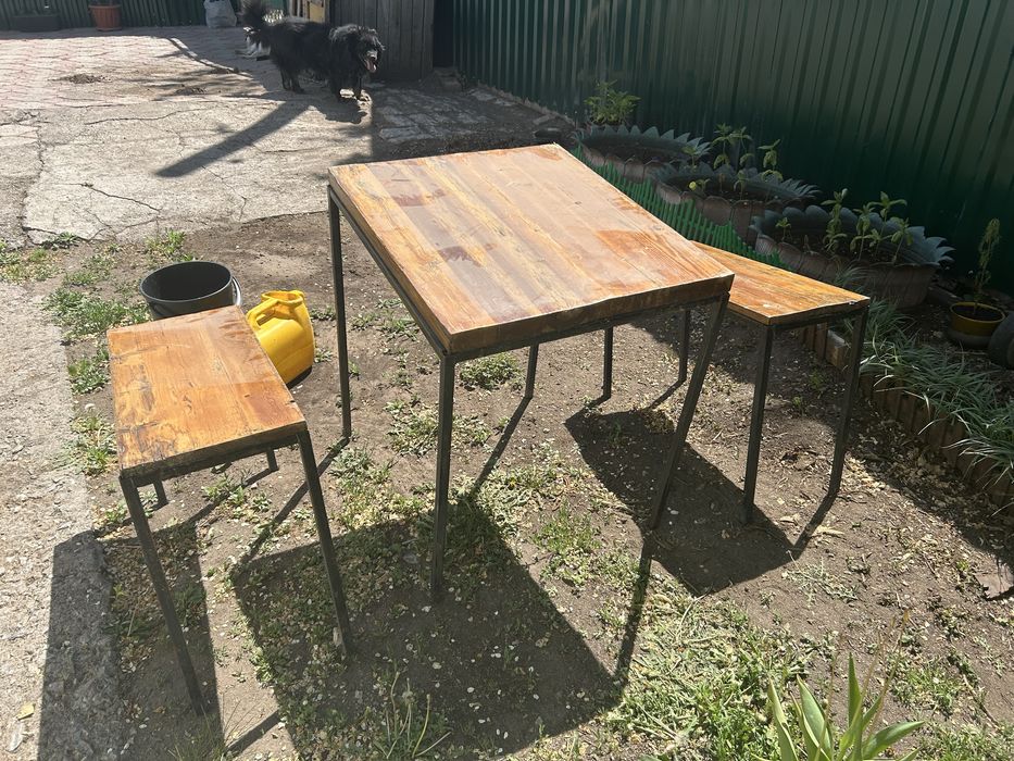 Продам столы стулья в стиле лофт.