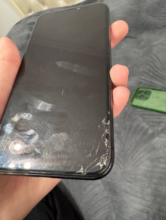 IPhone XS 64GB в хорошем состоянии
