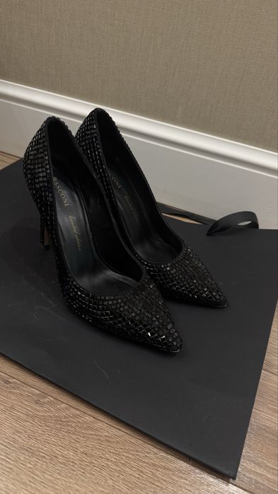 Продам красивые туфли от Basconi