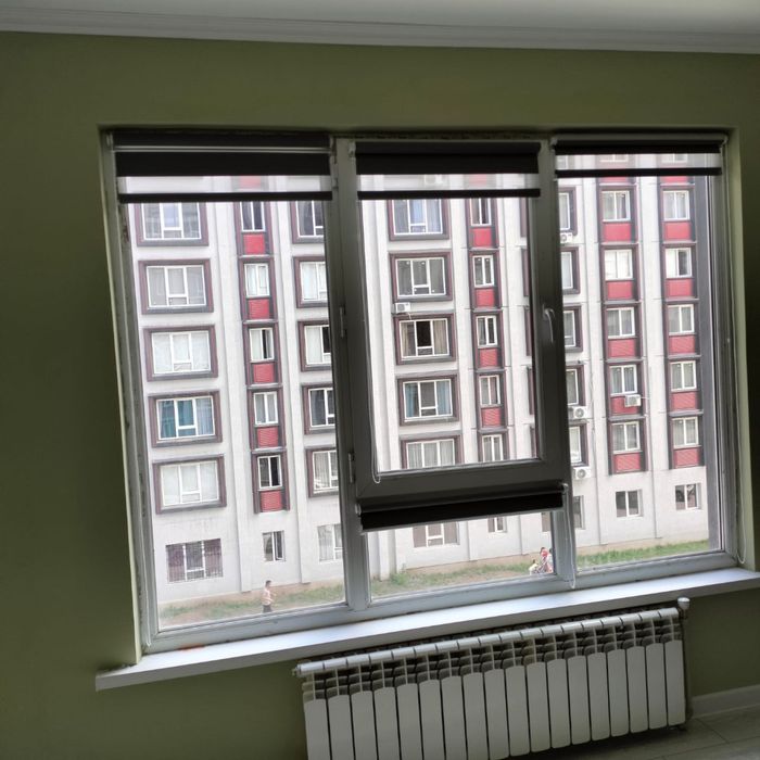 Продам жалюзи день и ночь серого цвета