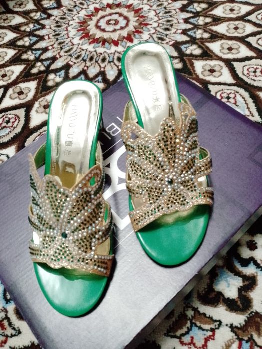 Женские тапочки 2 хил