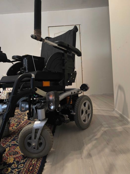 Акумулаторен инвалиден стол Invacare Bora