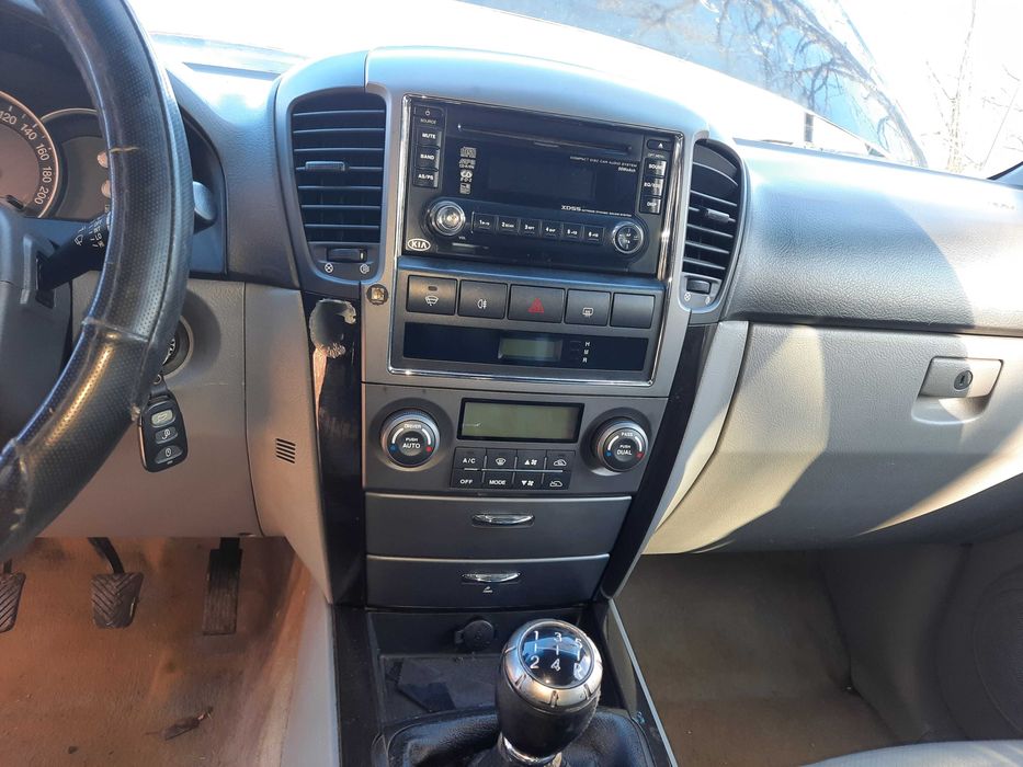 Ефтини части Киа Соренто 170 коня и 140 всичко налично само на части.