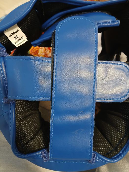 Шлем адидас не использиван