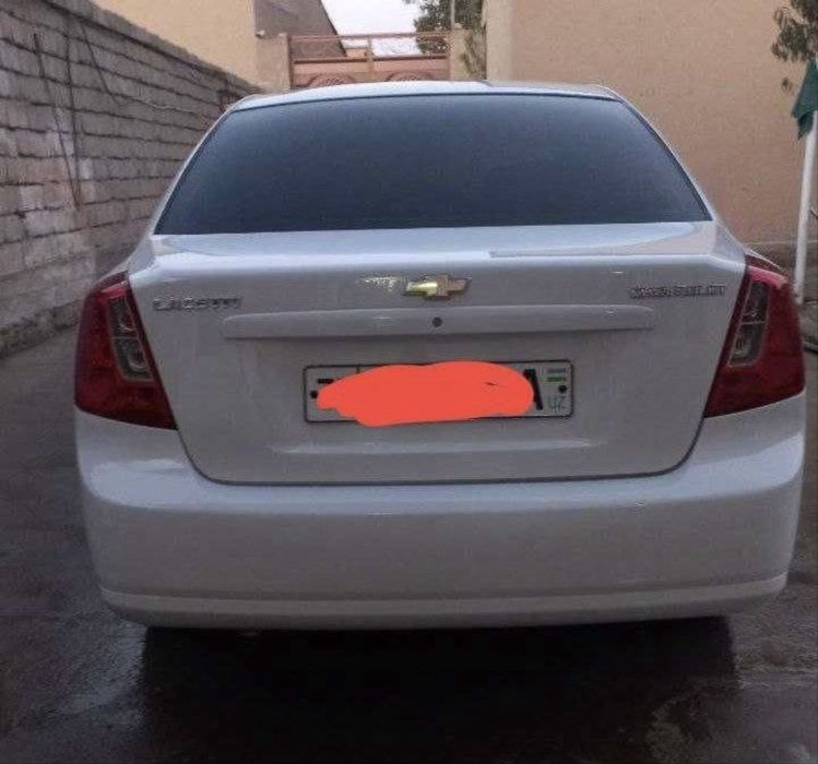 Срочно продается машина ласети автомат каробка